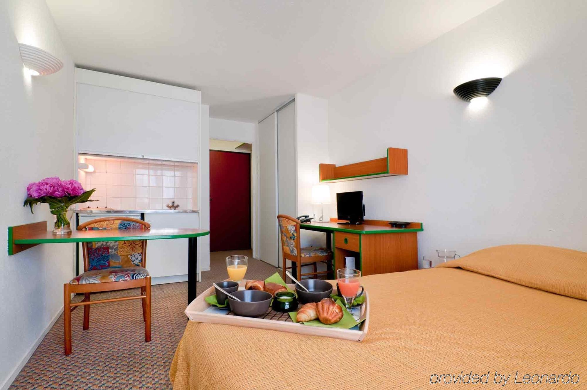 Appart'Hotel Laureades Clermont-Ferrand Centre Jaude Стая снимка
