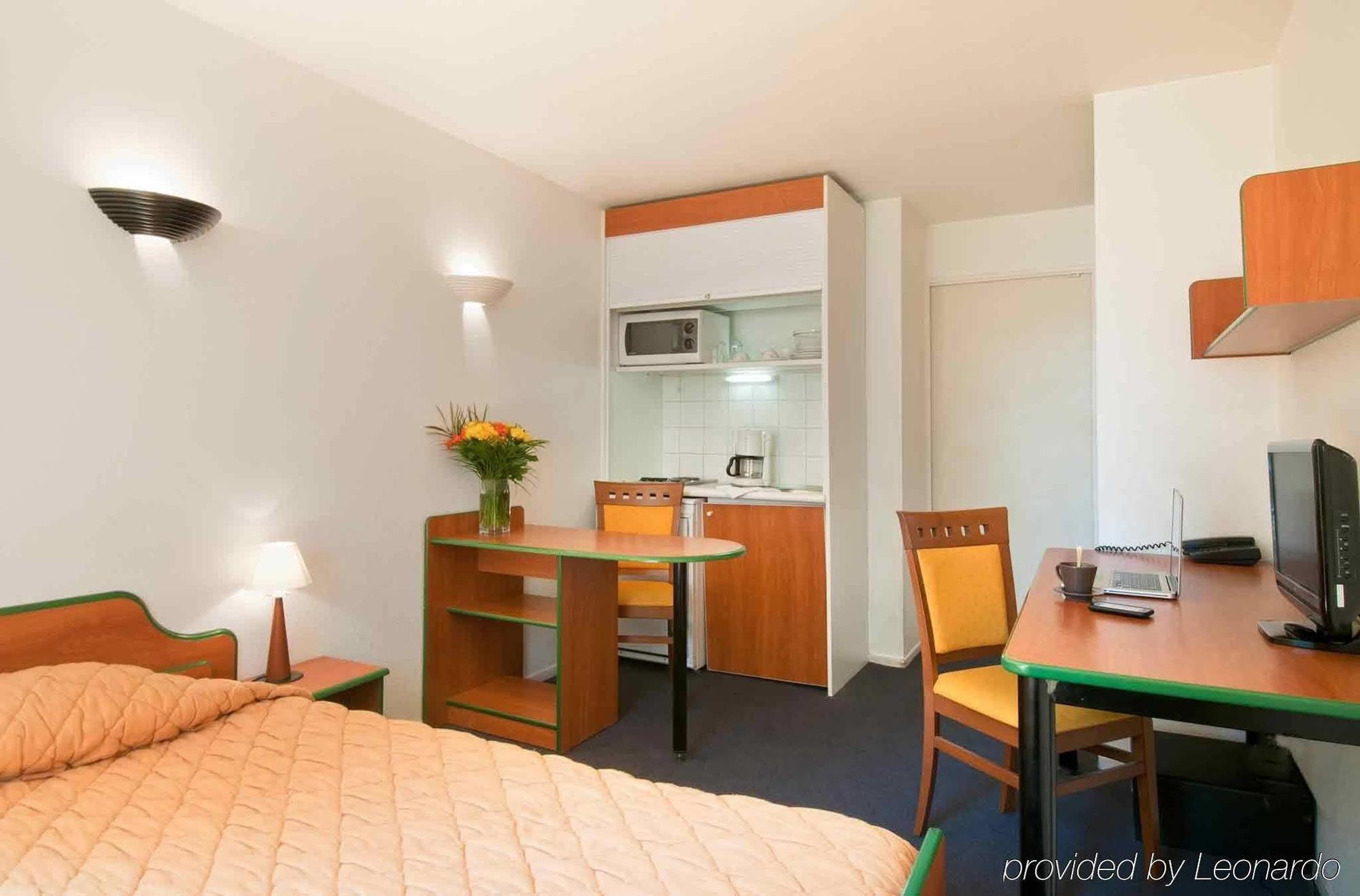 Appart'Hotel Laureades Clermont-Ferrand Centre Jaude Стая снимка